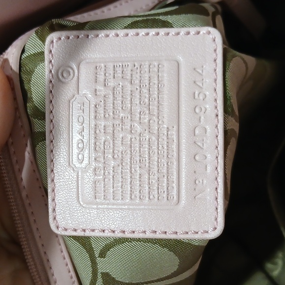 Vintage Coach Soho Pebbled Leather Bag In Bubblegum Pink #9544 - Picture 2 of 10